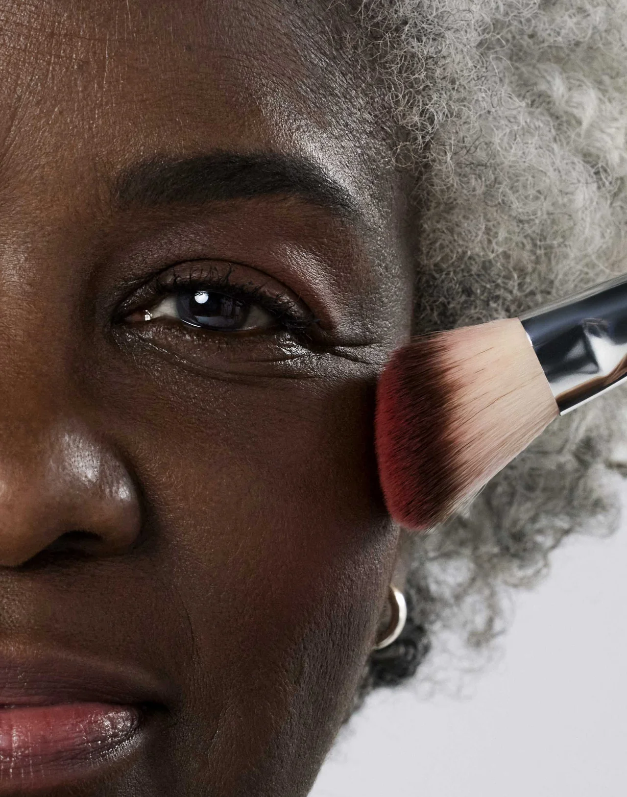 et al. Angled Cheek Brush - Image 5