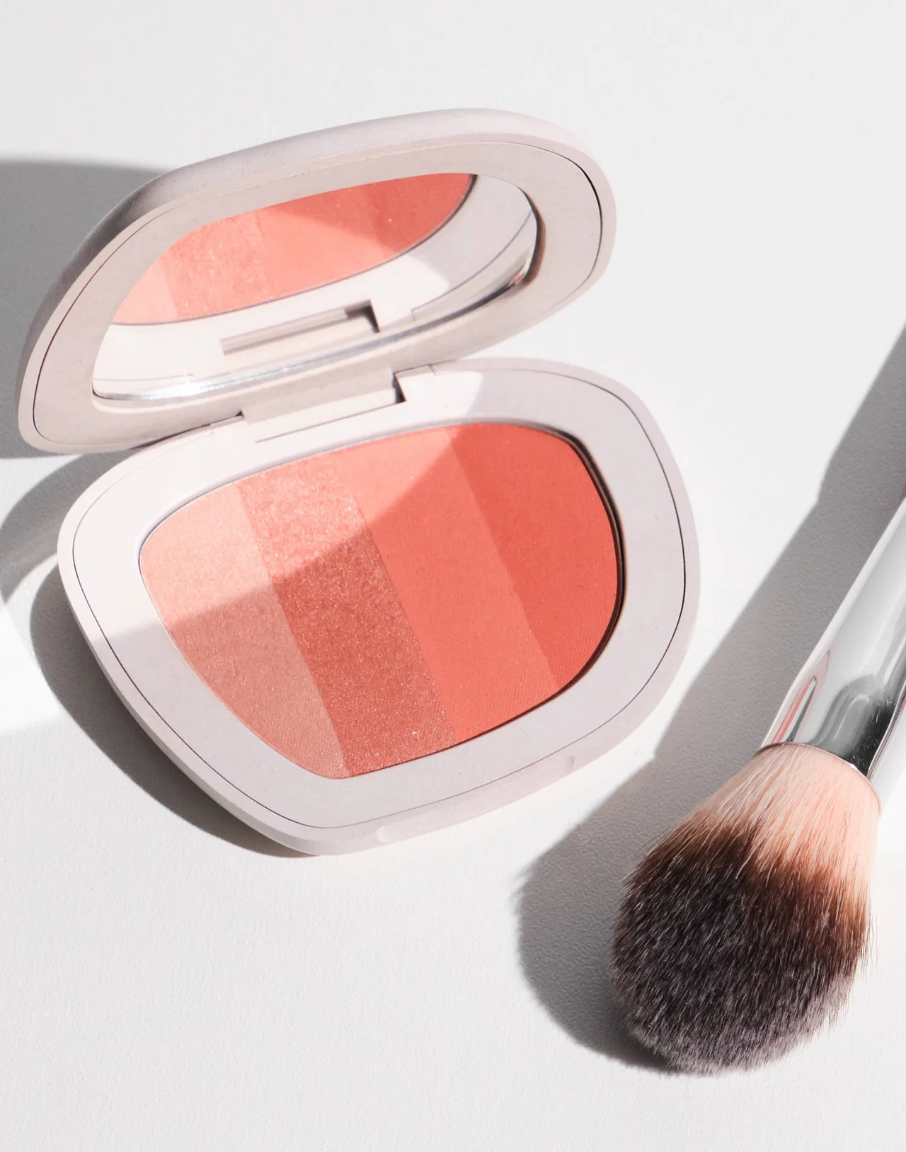 et al. Complexion Glow Refill - Peach Glow - Image 4