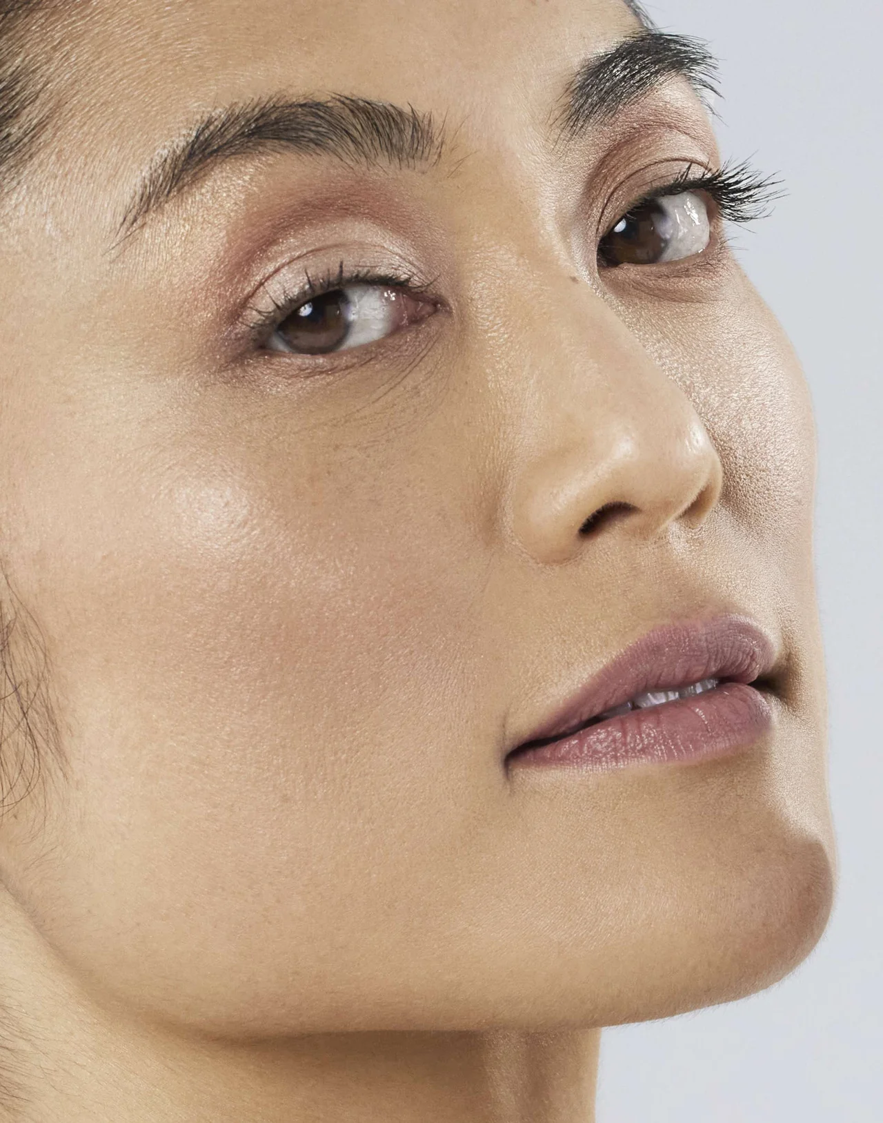et al. Complexion Glow Refill - Warm Glow - Image 4