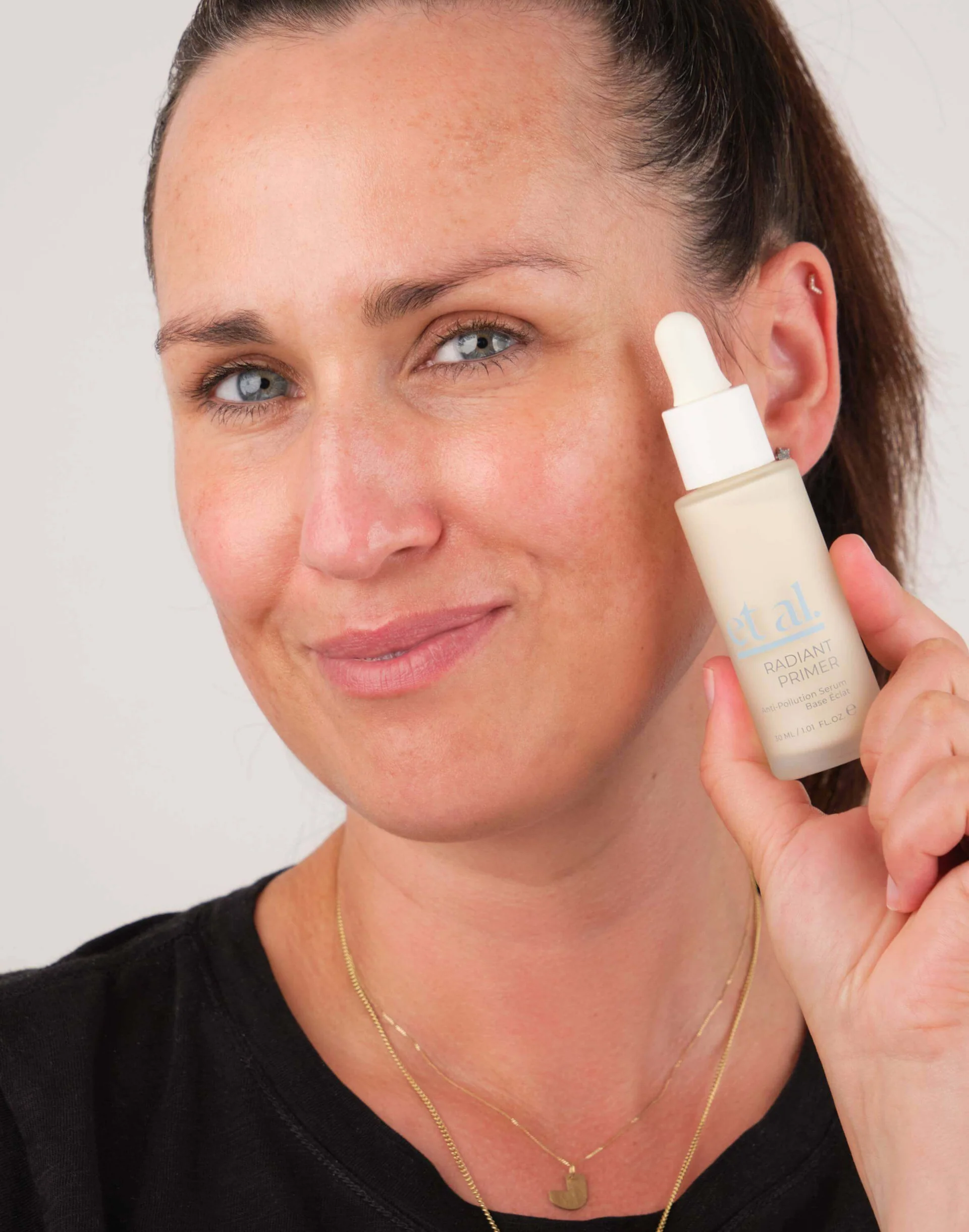 et al. Radiant Primer Anti Pollution Serum - Image 6